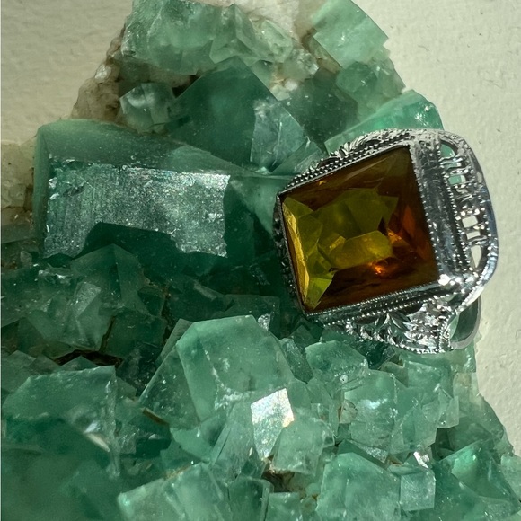 Hallmarked 10k whit gold beautiful deep Color citrine ring . - Picture 6 of 16